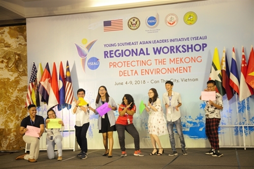 U.S. Department of State launches new YSEALI Academy at Fulbright University Vietnam